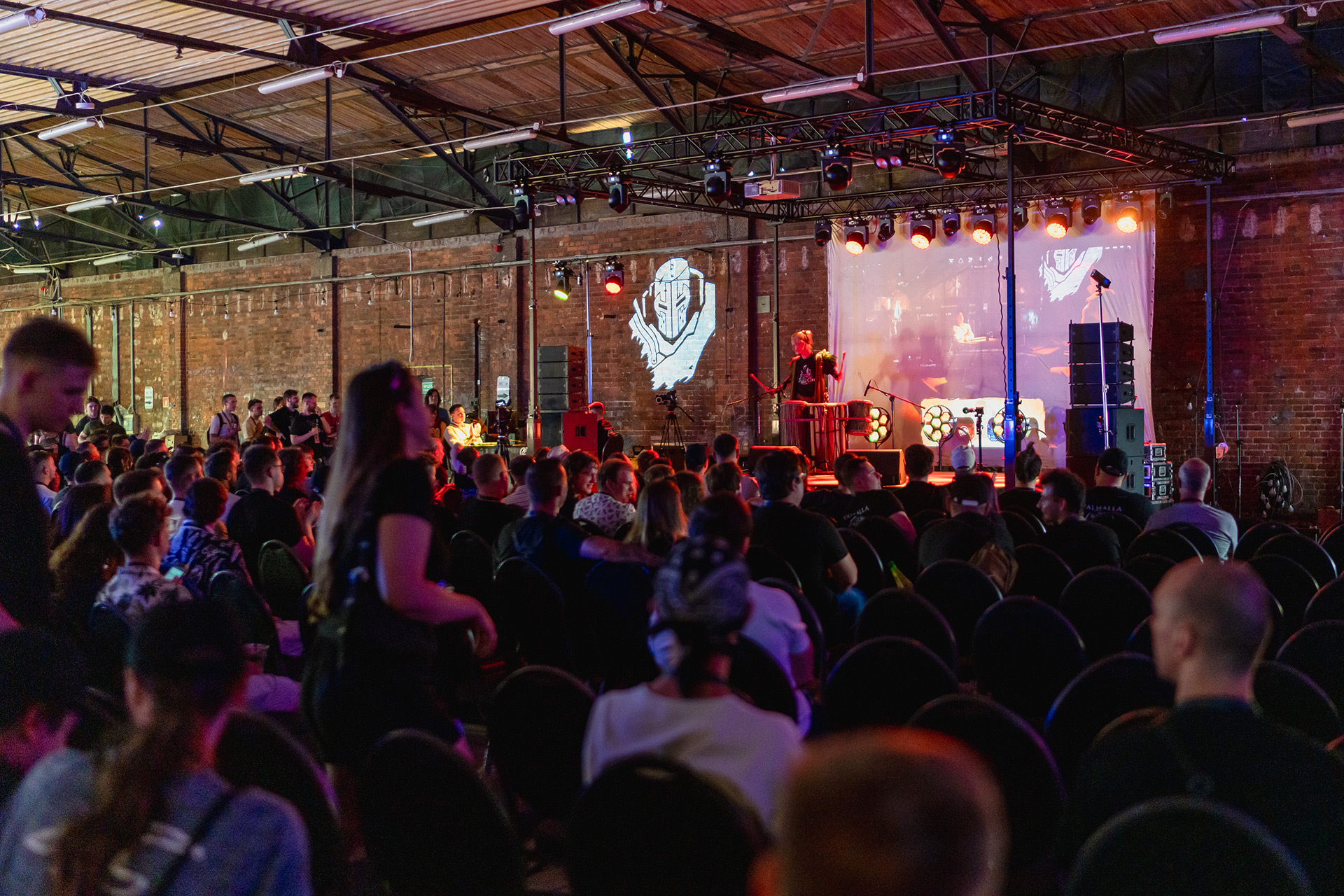 Attendees, Stage